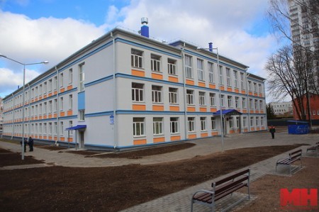 Средняя школа №76, расположенная на ул. Беломорская, 15, распахнула двери для учащихся после капитального ремонта с модернизацией