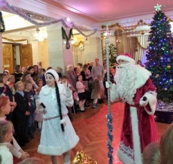  "Верный друг на звёздной ёлке" 